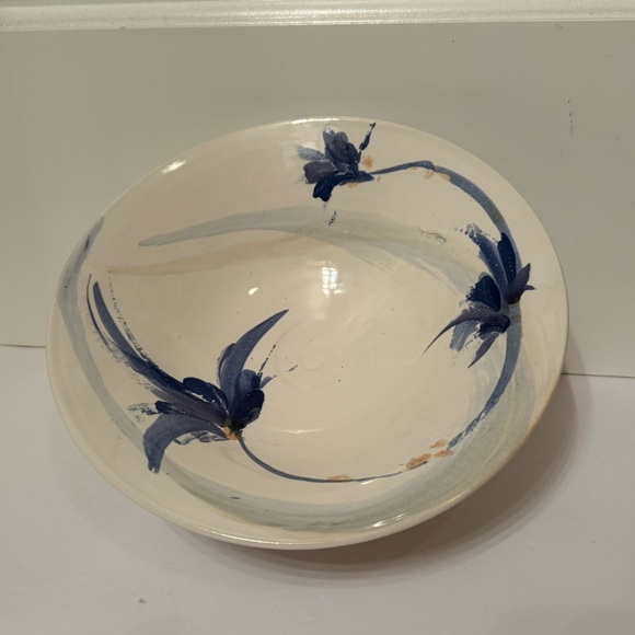 BOWL ASIAN STYLE TRANQUILITY FLORAL WHITE BLUE POTTERY SIGNED HANDMADE